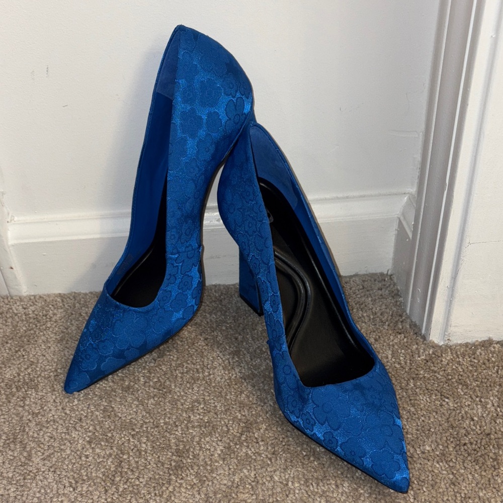 Gianni Bini Floral Blue Heels